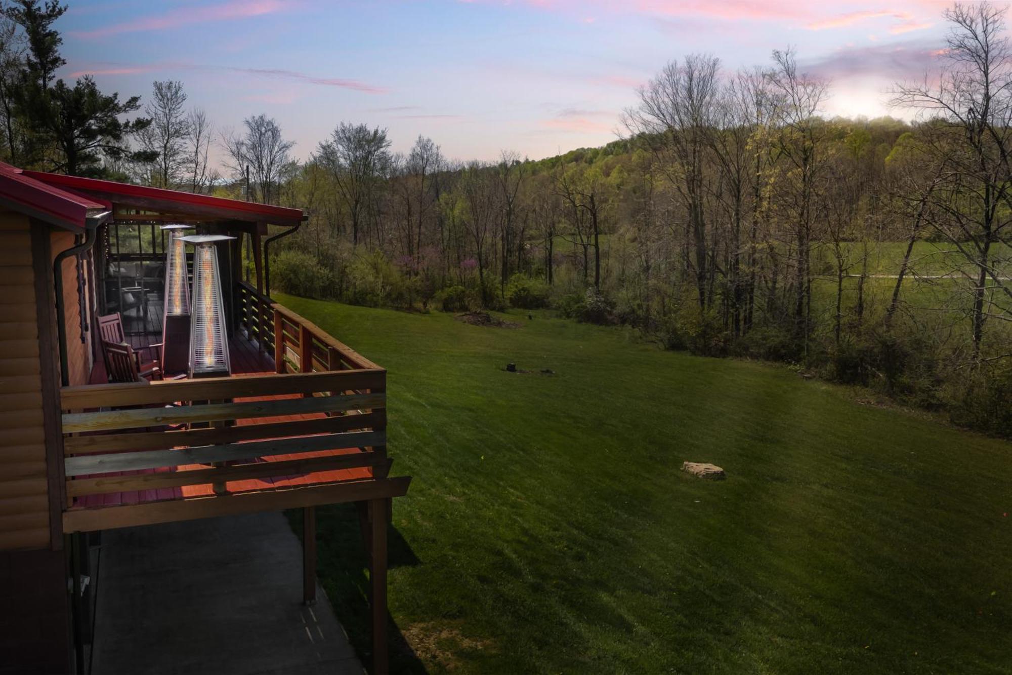 Spacious Cabin Near Hocking Hills And Caves With Hot Tub And Firepit Laurelville Экстерьер фото