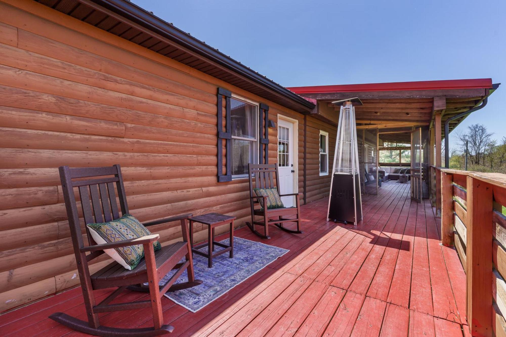 Spacious Cabin Near Hocking Hills And Caves With Hot Tub And Firepit Laurelville Экстерьер фото