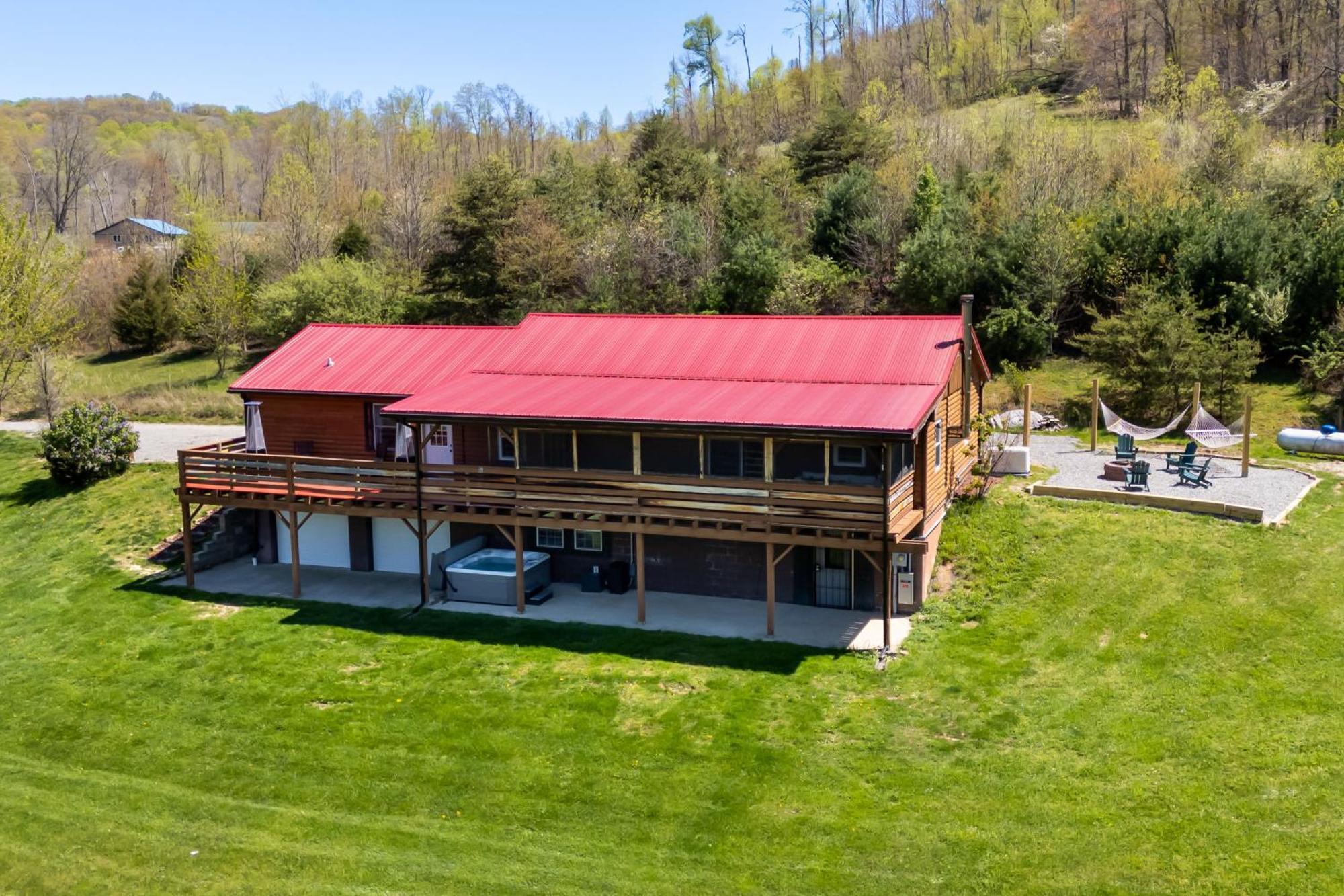 Spacious Cabin Near Hocking Hills And Caves With Hot Tub And Firepit Laurelville Экстерьер фото